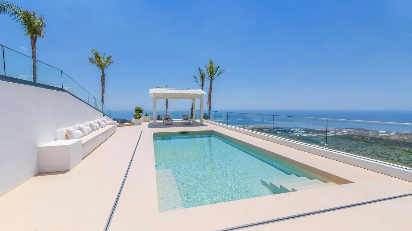 Casa What A Life Sayalonga By Ruralidays location